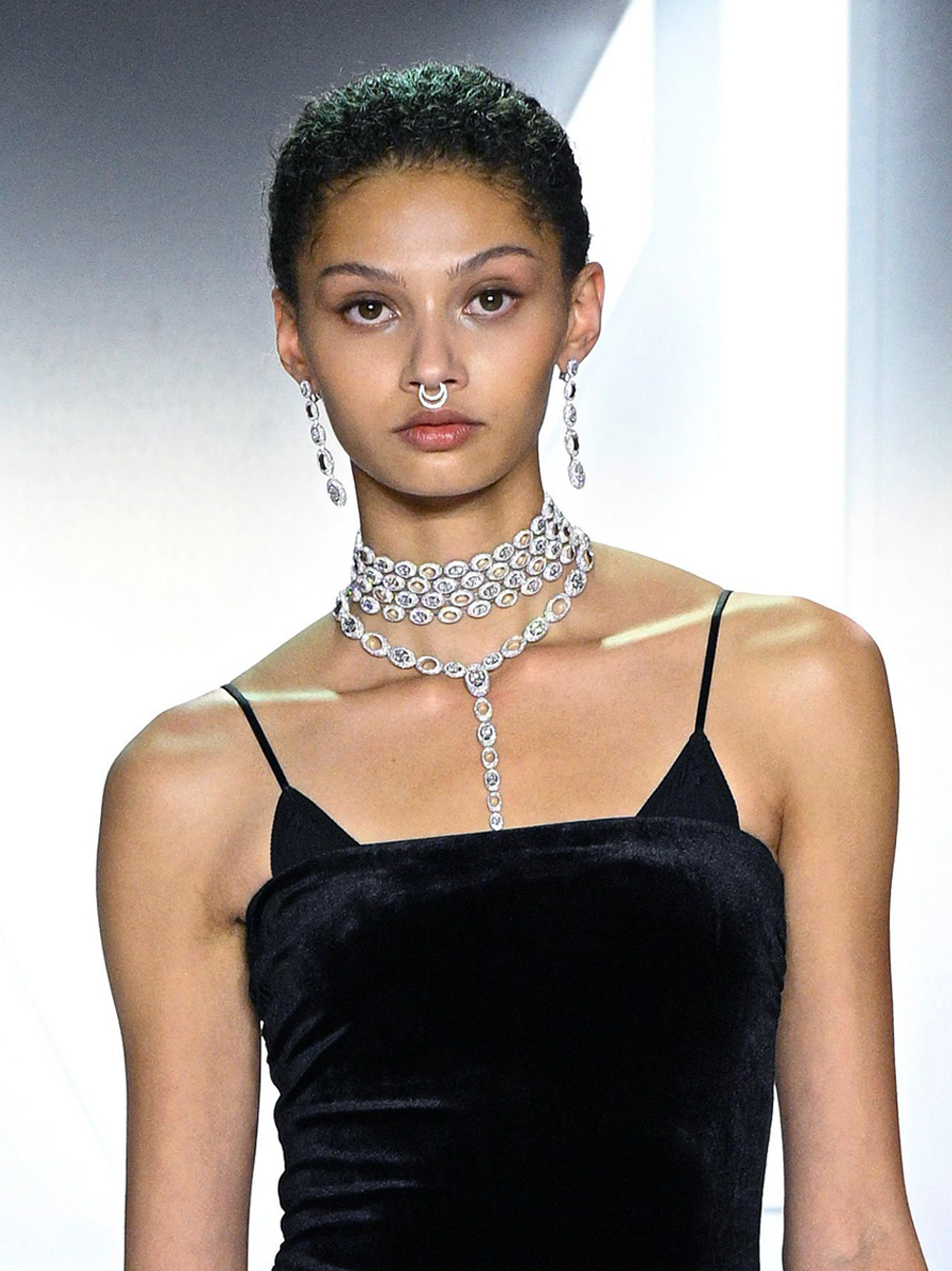 messika-fashion-show-midnight-sun-opus-2-mosaique-3-1bis