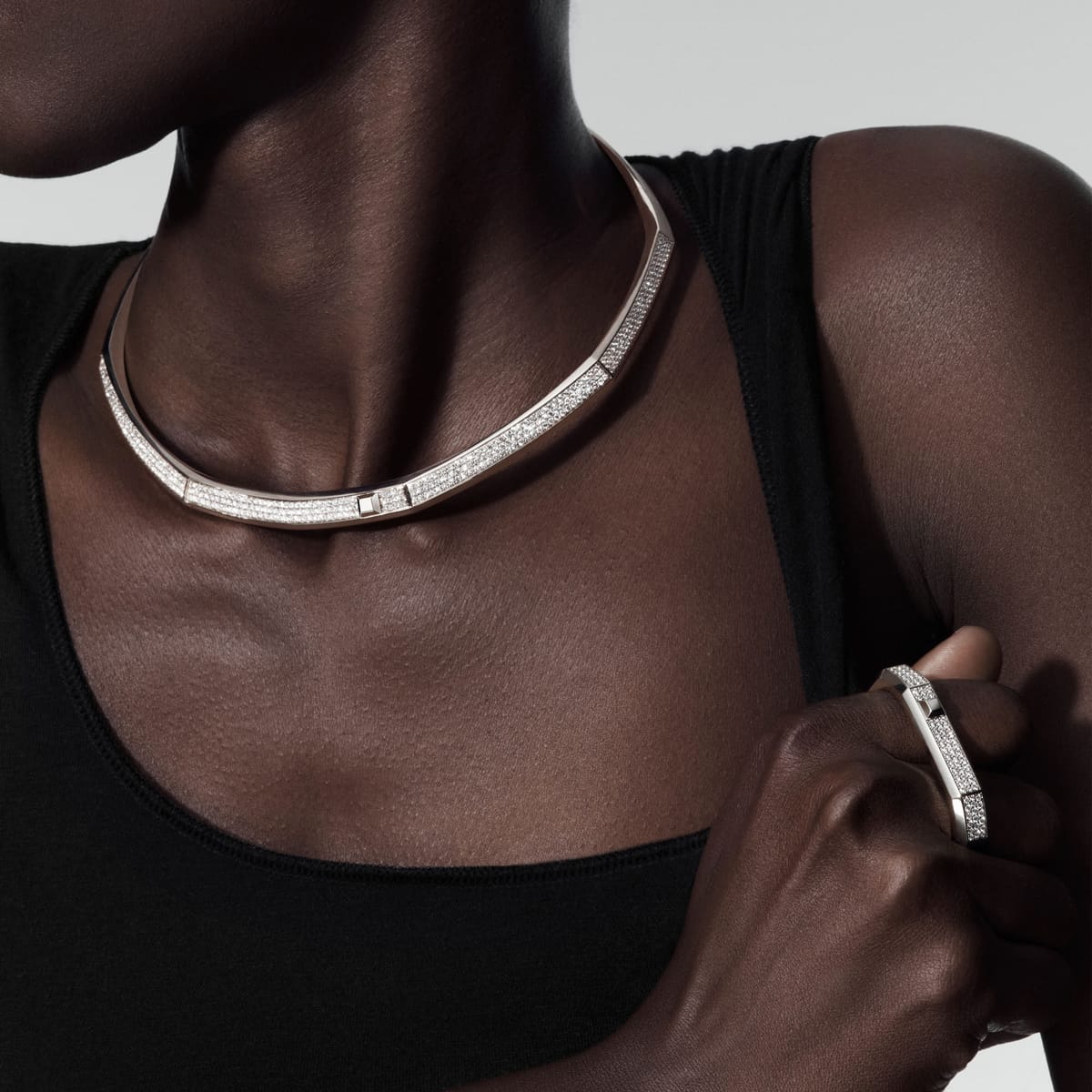 Collier Mixte Or Blanc Diamant Collier ras-de-cou Moderniste 13830-WG