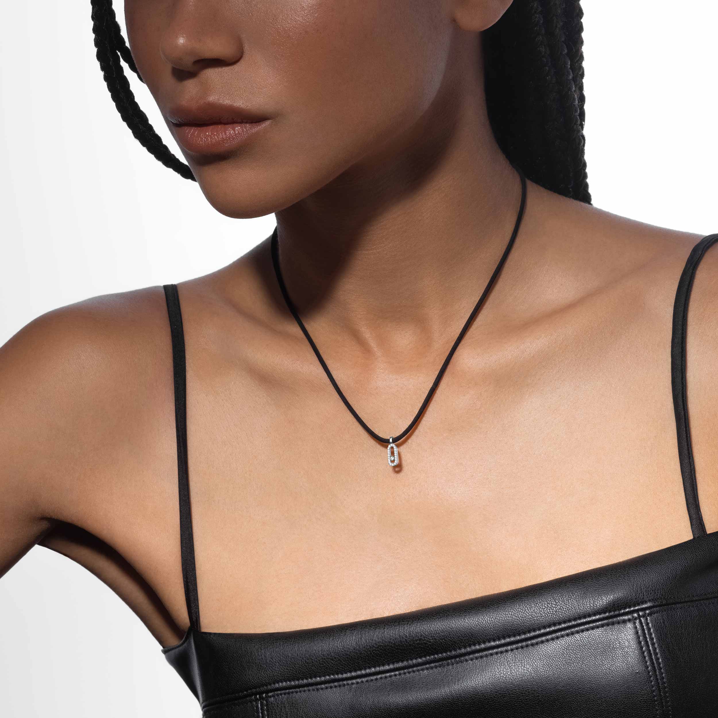 Collier sale