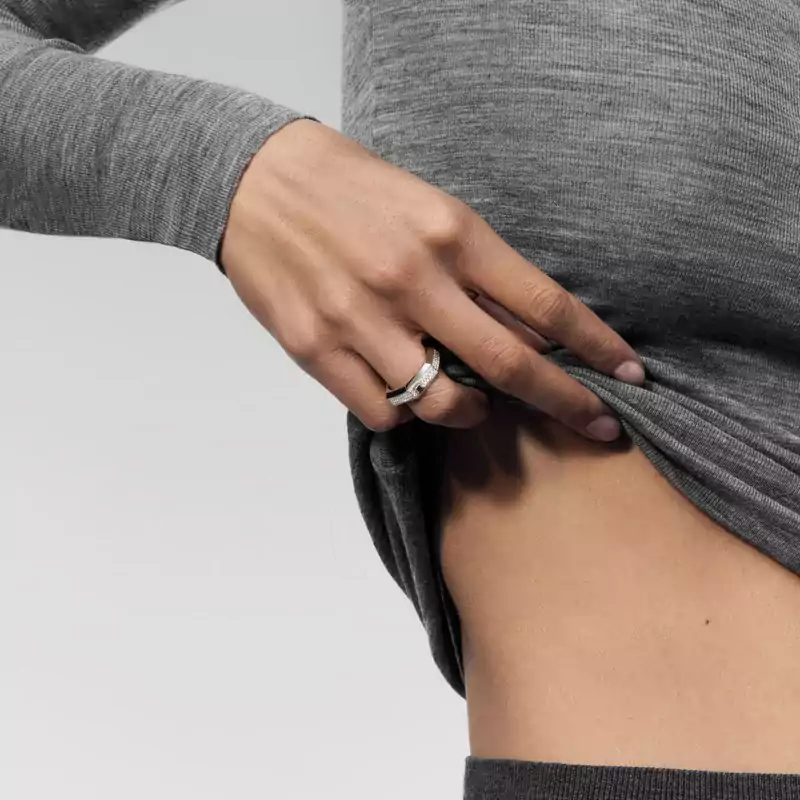 Moderniste pavé ring medium