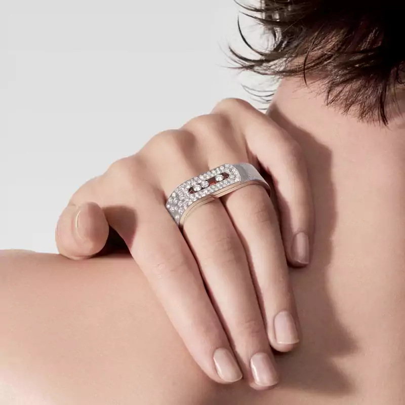 Move Noa two-finger chiseled ring
