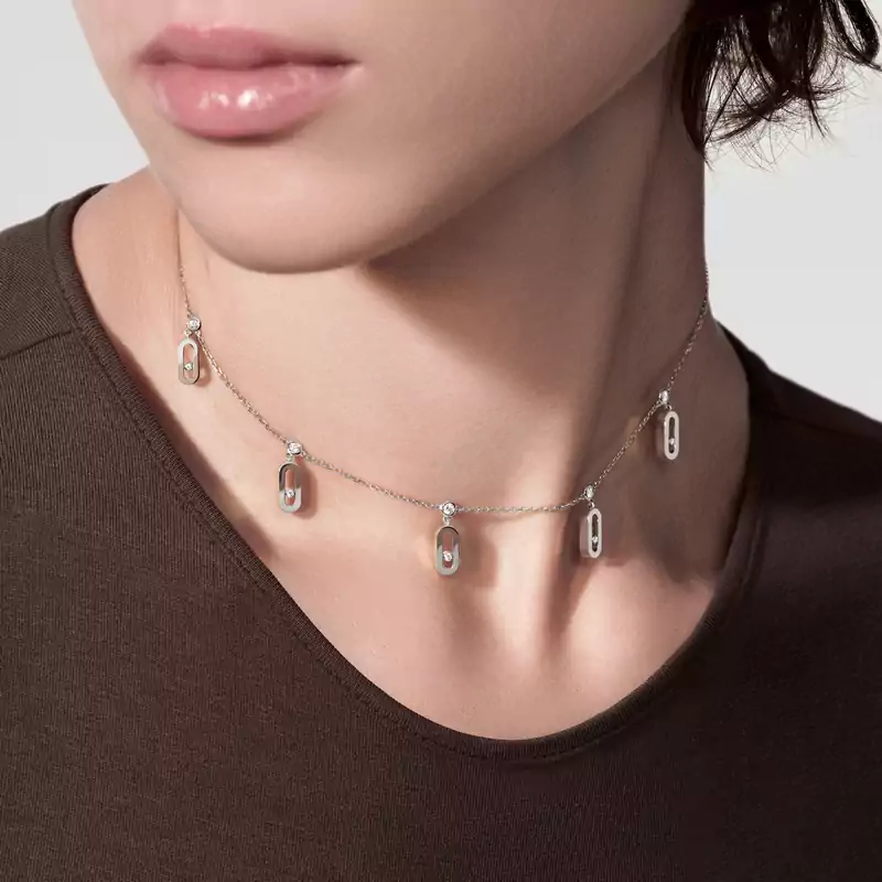 Move Uno choker necklace