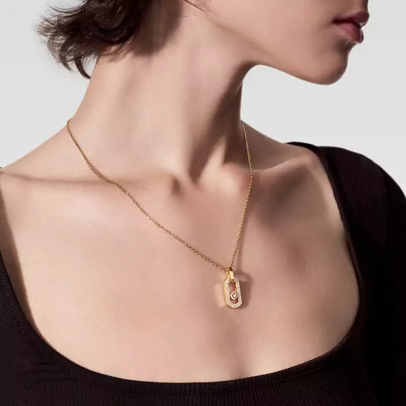 So Move pavé necklace