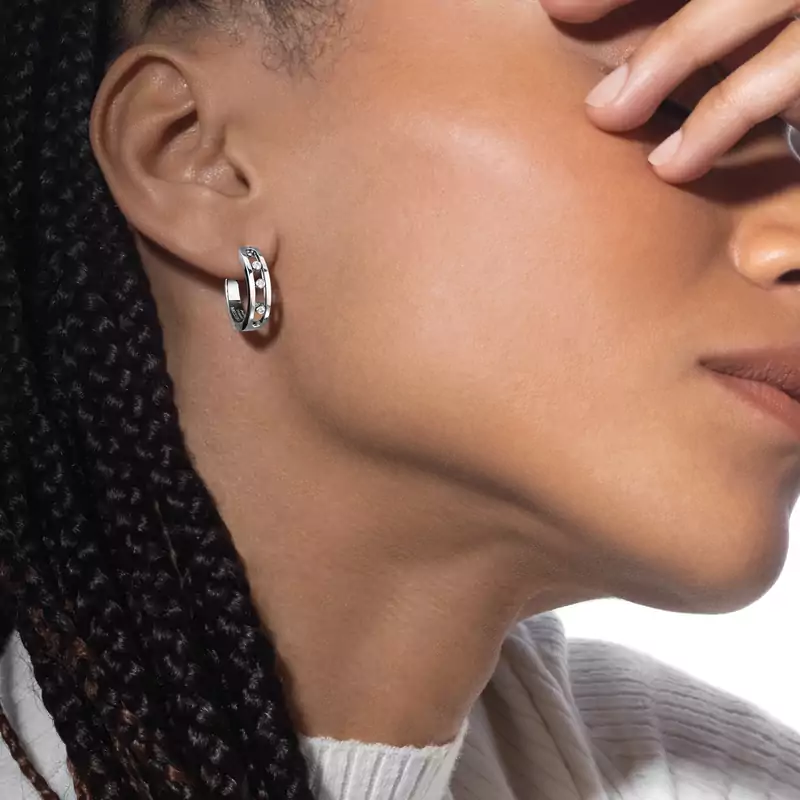 Move hoop earrings