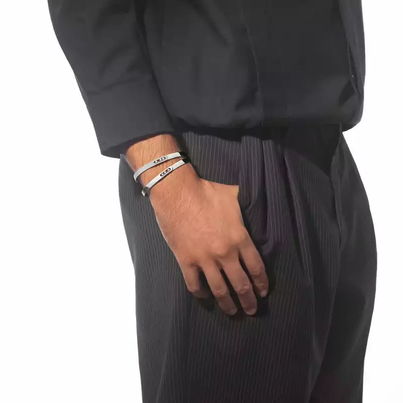 Move Noa Semi Pavé Bangle Large Size White Gold For Her Diamond Bracelet 13913-WG
