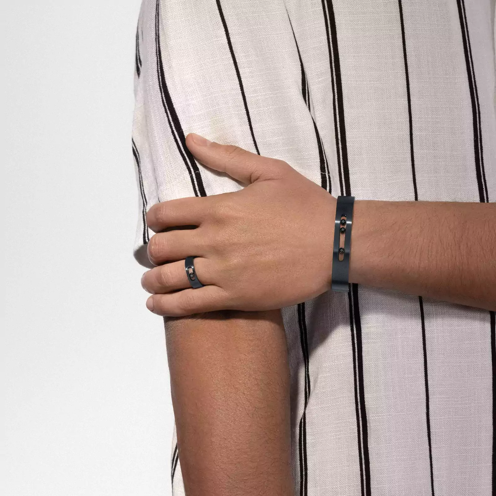 Black bangle bracelet hotsell